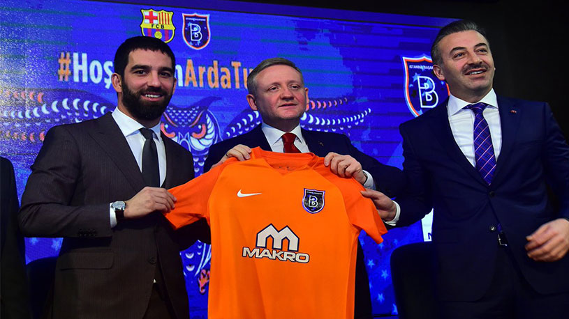 arda turan makro insaat sponsorlugunda basaksehir e transfer oldu