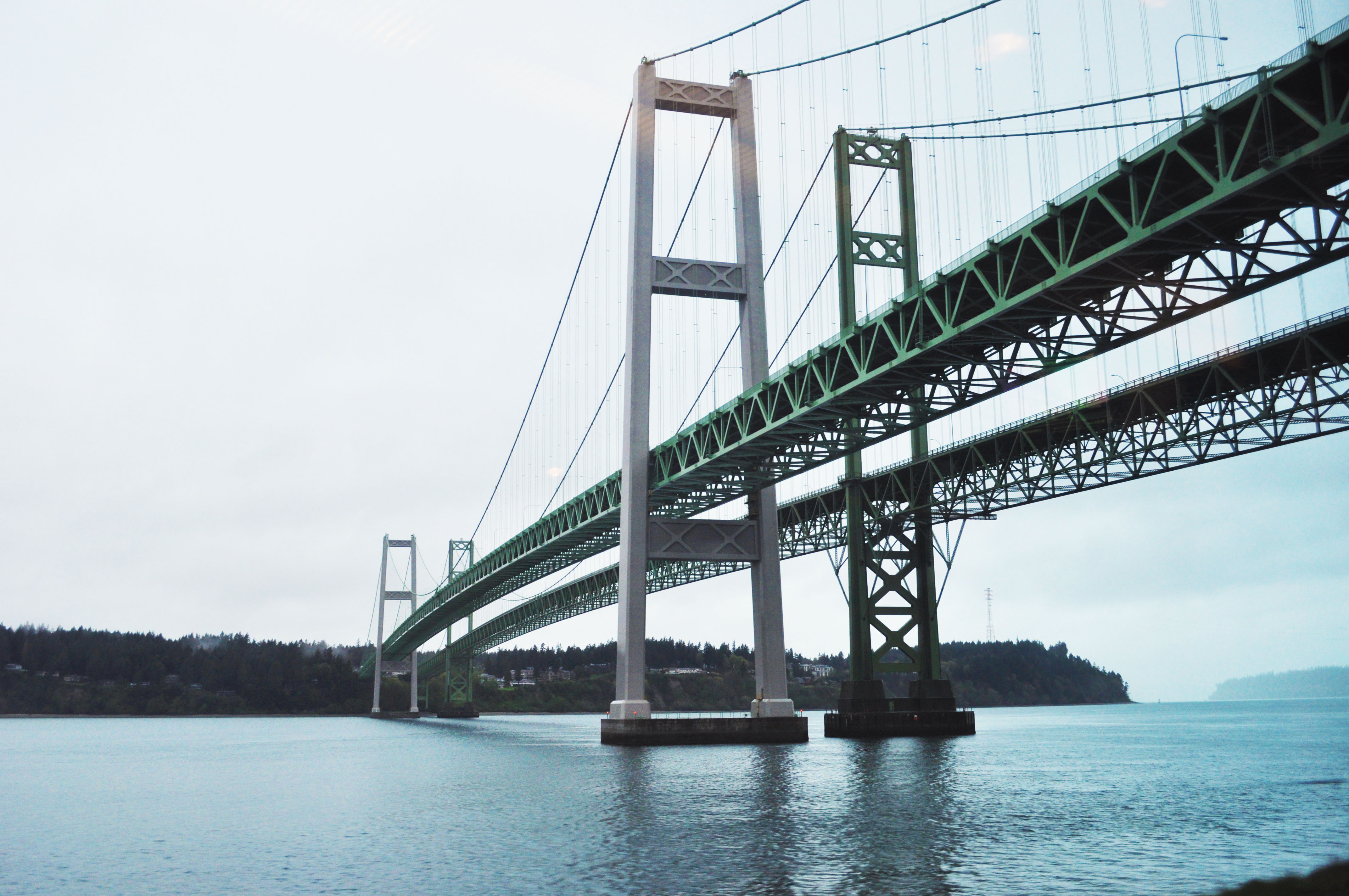 Мост в сша разрушение. Мост Такома-Нэрроуз. Такомский мост 1940. Tacoma narrows Bridge 1940. Такомский мост резонанс.