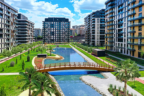  İstanbul'un gözbebeği arsalarından biri olan Bahçelievler-Merter'deki Efes Pilsen arsası. Bu arsa üzerine yeşili bol 